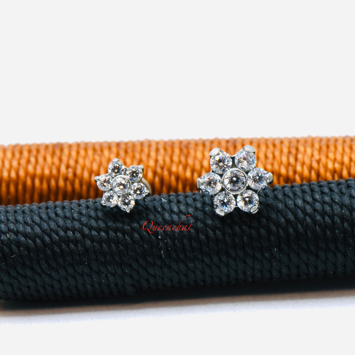 F136 Titanium 16G Flower Labret Stud Medusa Stud