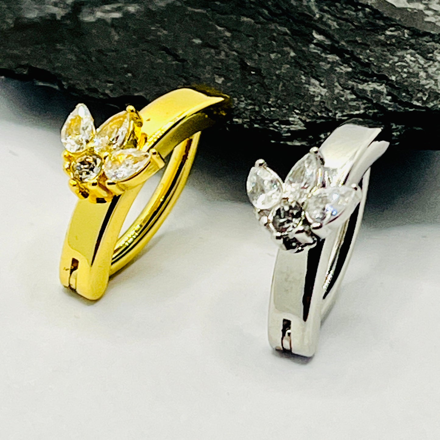 14G Minimalist Clicker Ring With Three Petals Gem Flower, Clicker Navel Ring, Belly button Clicker 10mm Belly Bar