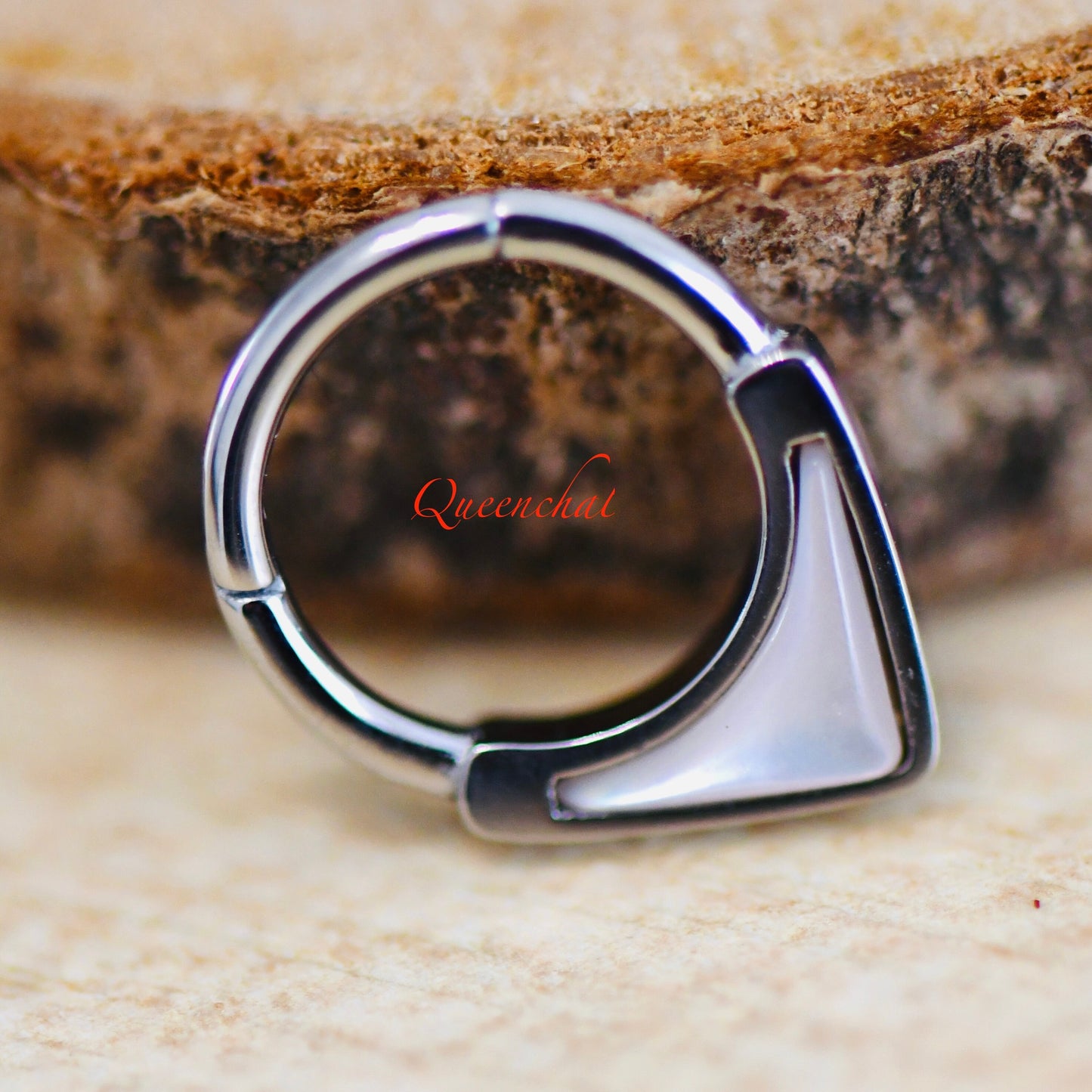 16G 316L Surgical Steel V Resin Design Septum Ring Cartilage Piercing Daith Ring Earring Clicker Ring 8mm