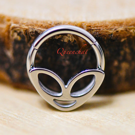 16G 316L S/S Alien Face Hinged Segment Ring Septum Ring Nose Ring 8mm
