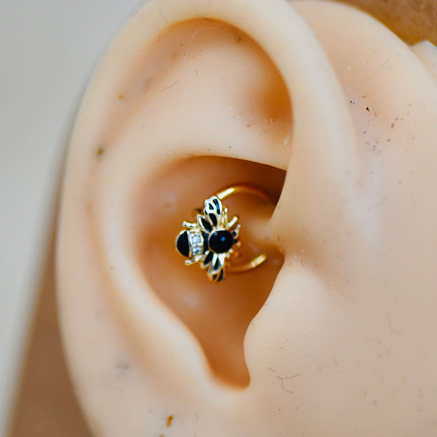 16G Bumble Bee Segment Ring Daith/Septum Ring Hinged Clicker Ring Septum Ring